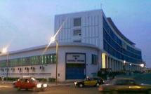 AVENUE PEYTAVIN: Les travailleurs de la Poste battent le macadam