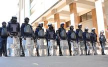 Marche interdite des militaires invalides: Un gendarme menace les manifestants en dégainant une arme (Vidéo)