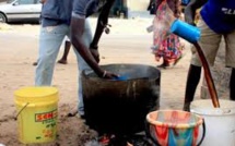 Guédiawaye: Macky distribue du café Touba au meeting