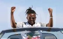 Demba Dia tourne le dos à Wade