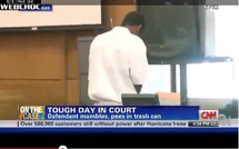 Un jeune délinquant urine en plein tribunal (vidéo)