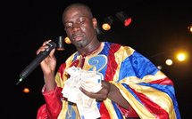 Photos : Plusieurs millions offerts à Djiby Dramé lors de la nuit du Bazin