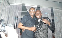 Photo : Youssou Ndour et son ami, le paparazzi Chon