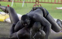 La lutte et l'Islam: Les religieux défient les "gladiateurs"