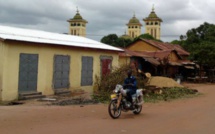 Guinée: un imam crée la polémique en dirigeant la prière en malinké