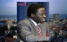 Ibrahima Fall donne un cours magistral à la délégation de Wade.