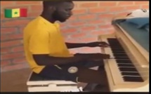 VIDEO - Comme un professionnel au piano, Salif Sané reprend « Galgua Gui Reubi »