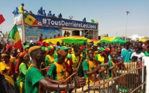 Aéroport LSS : Les "Lions" accueillis en héros par une foule de supporters en liesse ( images)