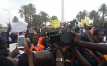 PHOTOS - Aar Li Niou Bokk en rogne contre le pouvoir... (images)