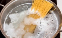 Pourquoi faut-il saler l'eau des pâtes avant ébullition ?