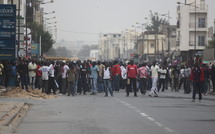 Dernière minute: Un policier en civil capturé par les étudiants