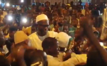 VIDEO - Khalifa Sall dans les bras de Mbackiyou Faye juste devant la mosquée Mass