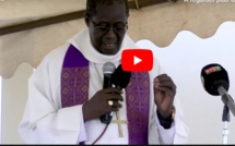 VIDEO - Fête de Toussaint: Cérémonie de bénédiction des tombes au Cimetière par Monseigneur Binjamin Ndiaye