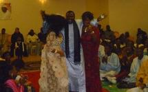 [Video] Bethio rebaptise Obélisque, « Euttu Serigne Saliou », sous des pas de danse et déchire des T-shirts « Yen a Marre »