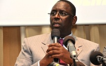 Macky Sall prend le contre-pied de Wade à propos de la cessation de payement des salariés 