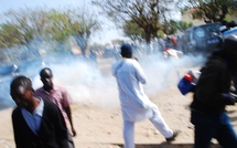 PHOTOS: La police charge les thiantacounes