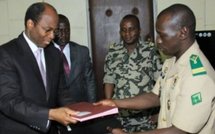 La junte s'engage à rendre le pouvoir aux civils, la Cédéao menace d'intervenir par la force