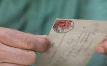 Une carte postale envoyée en 1958 atteint enfin son destinataire