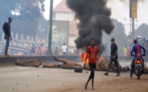 Guinée : Deux commissariats de police incendiés par des manifestants