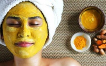 Le curcuma au miel, un surprenant allié contre l'acné et pour un corps plus sain