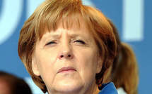 Merkel croit en un partenariat stable avec Hollande