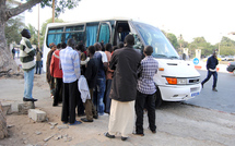 Les bacheliers non-voyants en sit -in devant le building administratif (video)
