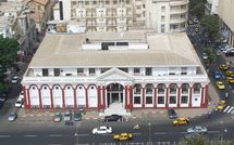 Vers une réduction des représentations diplomatiques...