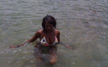 [PHOTOS] Le mannequin Samira Nicki Diop en mode Piscine