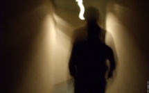 Un journaliste engrosse une fille puis l'abandonne