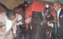 Abdou Mbaye et Youssou Ndour savourent un tube de Thione "Ballago" Seck