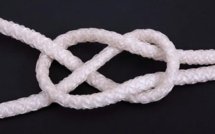 Un fonctionnaire ligote son fils et l'abandonne des jours durant dans un WC