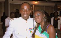 Dj Boub's en Général pose avec une fan