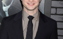 Vidéo : Daniel Radcliffe, ivre mort dans le clip de Slow Club