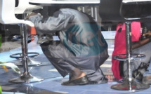 Me Abdoulaye Babou se refugie sous une table