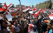 Place Tahrir, le président Mohamed Morsi prête symboliquement serment