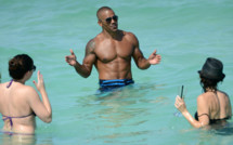 Shemar Moore fait son show sur les plages de Miami