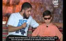 (VIDEO) L'enfant aveugle a mémorisé le Coran et s'adresse à nous autres voyants: Emouvant.