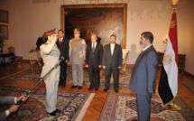 Le président égyptien frappe l'armée à la tête