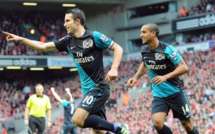 Arsenal : toujours admirateur de Van Persie, Wenger regrette de ne pas l’avoir vendu au PSG !