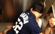 Un couple en plein acte sexuel dans le stade des Yankees