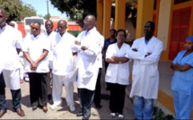 Adoption de projets: Le conseil a examiné et adopté le projet de décret prorogeant l'année scolaire et celui de l'âge de la retraite à 65 ans des médecins...