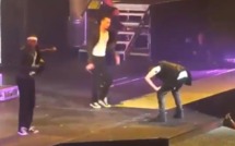 (video) Justin Bieber vomit sur scène