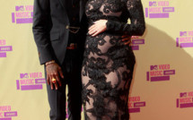 Amber Rose, enceinte et sexy en robe moulante