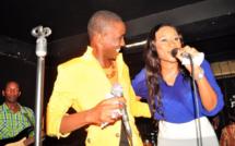 Aida Samb en complicité avec Waly Seck pour sa première sortie "live" au Madisson 