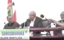 Inedit Fakenews ! Le Président de la Somalie frappe le président de l'Assemblée nationale (Preuve)