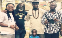 Tiken Jah Fakoly et Didier Awadi  aux présidents accros :  « Quitte le pouvoir !», un message fort accompagné d'une très belle musique
