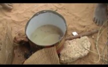 [Vidéo] Des talibés soignent eux-mêmes leurs dents