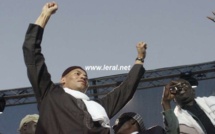 [Vidéo] Après l’audition, Karim Wade se pavane dans les rues de Dakar