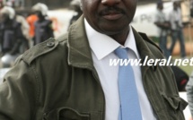 Silence! El Hadj Ndiaye de la 2Stv licencie...