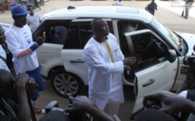 Pare-brise du véhicule de Modou Lô cassé